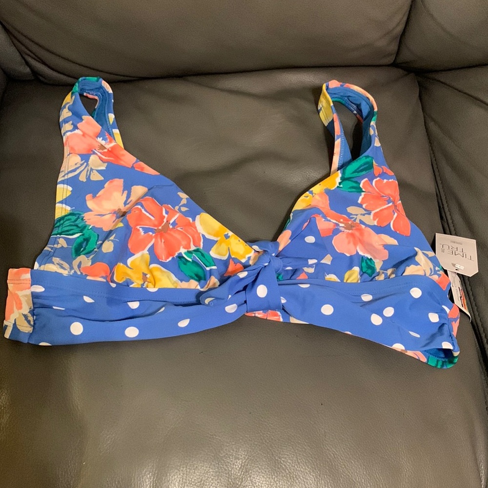 NWT bikini top by Time and Tru brand